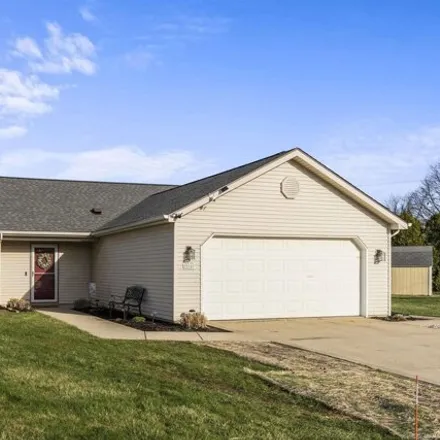 Buy this 3 bed house on 22107 Maple Court in Woodburn, Allen County