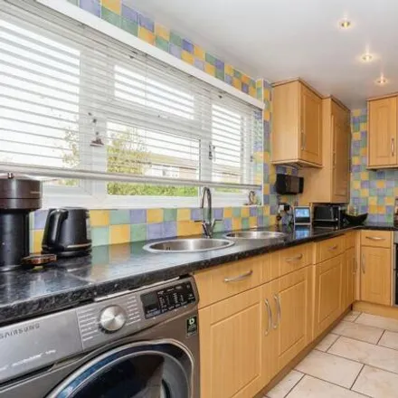Image 2 - Dayspring, Jacobs Well, GU2 9QW, United Kingdom - Townhouse for sale