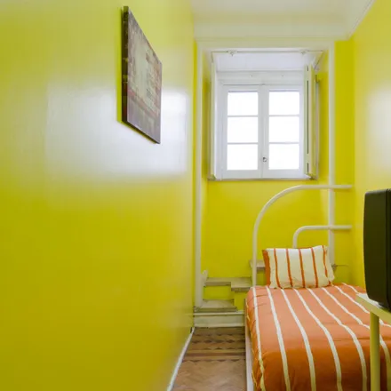 Rent this 6 bed room on Guest In Ninho in Rua Damasceno Monteiro 91, 1170-221 Lisbon