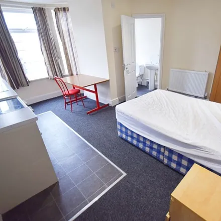 Rent this 1 bed apartment on Stoke Road in Stoke, ST4 1AE