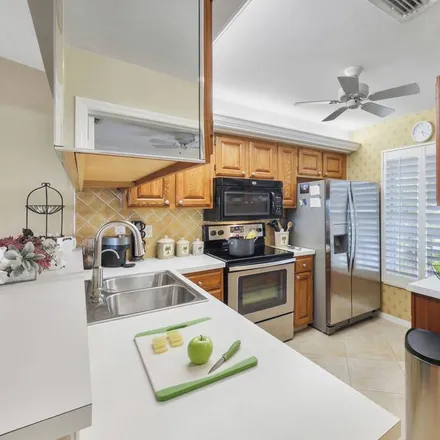 Image 4 - Naples, FL - Condo for rent