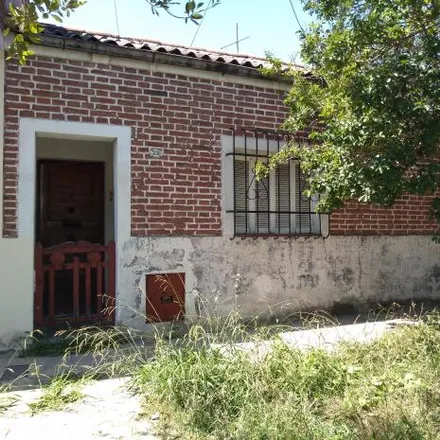 Buy this 4 bed house on Estados Unidos 3148 in 1824 Lanús Oeste, Argentina