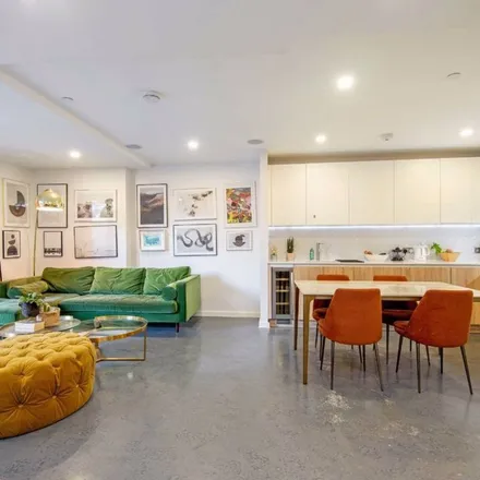Rent this 3 bed apartment on Helmsley Street in London, E8 3FX