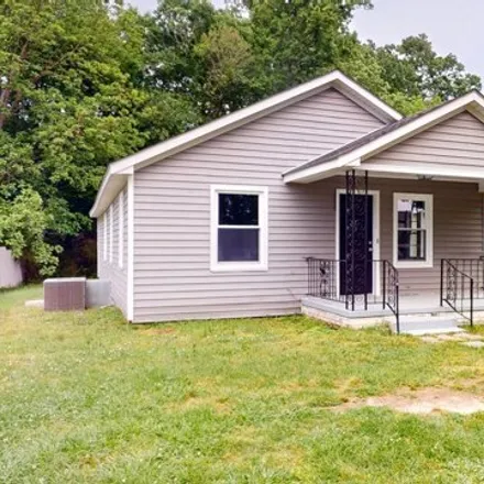 Buy this 3 bed house on 52 West Edgerton Street in Smithfield, NC 27577