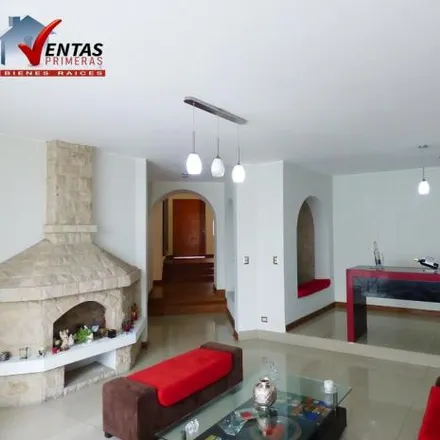 Buy this studio house on Avenida De los Ingenieros in Santiago de Surco, Lima Metropolitan Area 10853