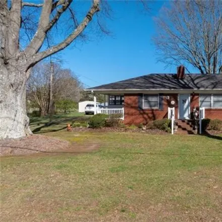 Buy this 2 bed house on 2754 NC 16 Business in Lincoln County, NC 28037