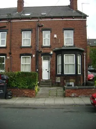 Rent this 6 bed room on Royal Park Avenue in Leeds, LS6 1EZ