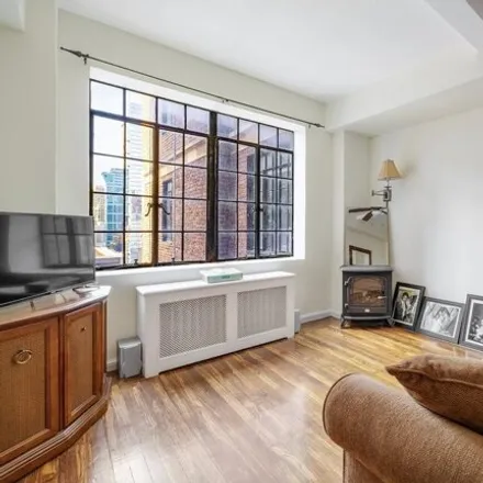Image 2 - Prospect Tower, 45 Tudor City Place, New York, NY 10017, USA - Apartment for sale