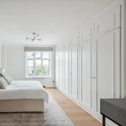 Image 3 - Chesterfield House, Chesterfield Gardens, London, W1J 7TL, United Kingdom - Room for rent