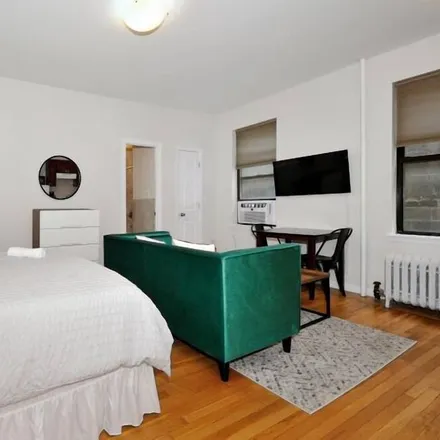 Rent this studio apartment on New York
