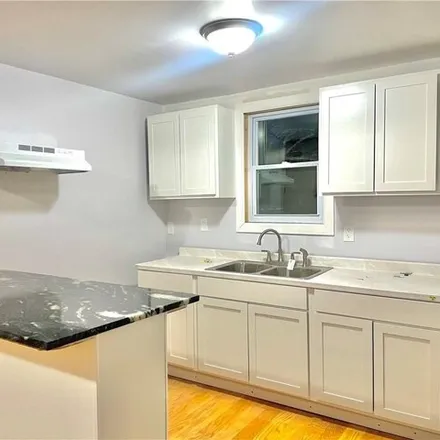 Image 5 - 318 Sobieski Street, Buffalo, NY 14211, USA - Apartment for rent