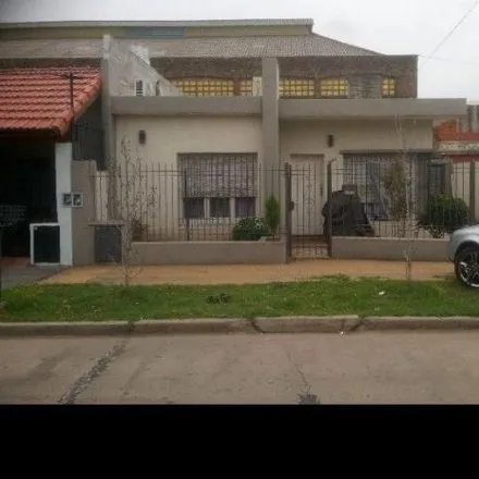 Buy this 2 bed house on Doctor Dalmacio Vélez Sarsfield 1002 in Partido de Morón, Haedo