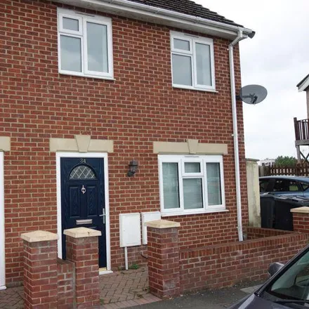 Rent this 3 bed townhouse on Sainsbury's Local in 4 Clifton Road, Darlington