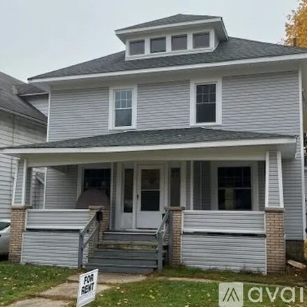 Rent this 3 bed duplex on 388 Crestwood Ave