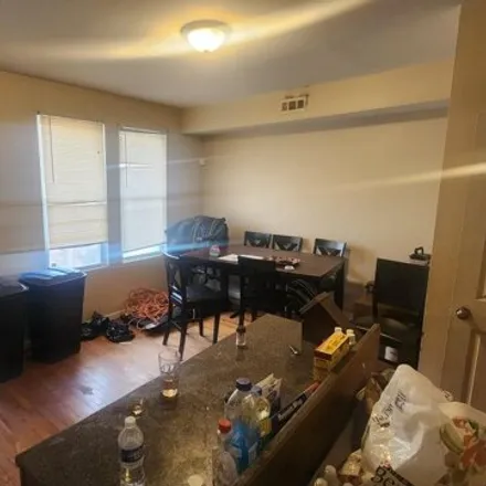 Image 6 - 2022 North Wolfe Street, Baltimore, MD 21213, USA - House for sale