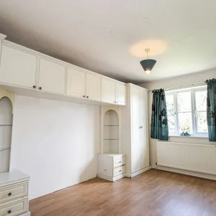 Image 3 - Northwood Delivery Office, Jasmin Close, London, HA6 1DQ, United Kingdom - Apartment for rent