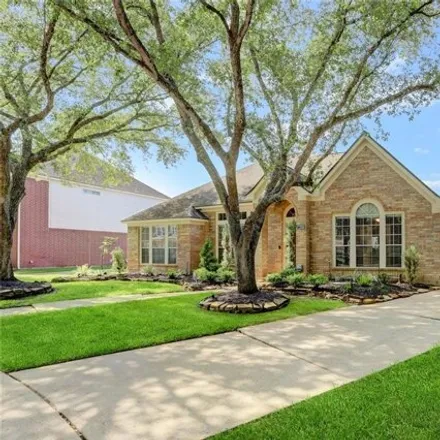 Buy this 3 bed house on 6091 Parkwood Place in Sugar Land, TX 77479