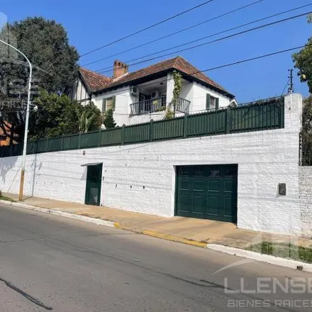 Buy this 4 bed house on 9 de Julio 550 in Quilmes Este, Quilmes