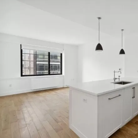 Image 4 - The Edison, 27-21 44th Drive, New York, NY 11101, USA - Condo for sale