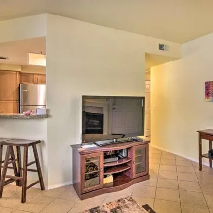 Image 4 - 9450 East Becker Lane, Scottsdale, AZ 85260, USA - Apartment for rent