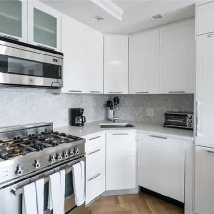Image 5 - 242 East 87th Street, New York, NY 10028, USA - Apartment for rent