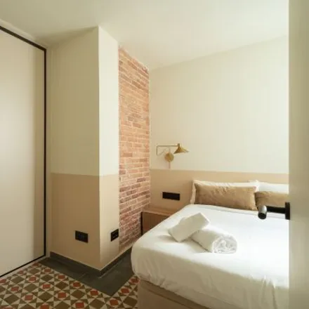 Image 8 - Carrer d'Aribau, 126, 128, 08001 Barcelona, Spain - Apartment for rent