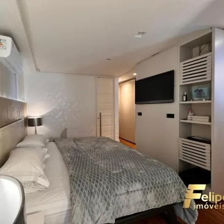 Rent this 3 bed apartment on Avenida Saturnino de Brito in Praia do Canto, Vitória - ES
