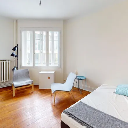 Image 4 - 49 Avenue Berthelot, 69007 Lyon, France - Apartment for rent