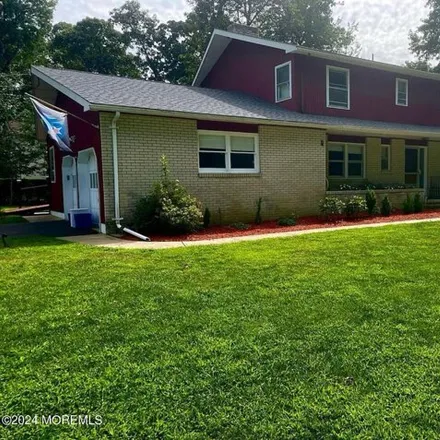 Rent this 5 bed house on 2 Ferris Ct in Oakhurst, New Jersey