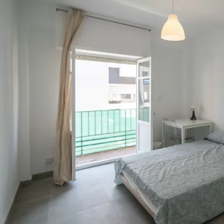 Image 4 - Pannes, Carrer de Vicent Brull, 46011 Valencia, Spain - Room for rent