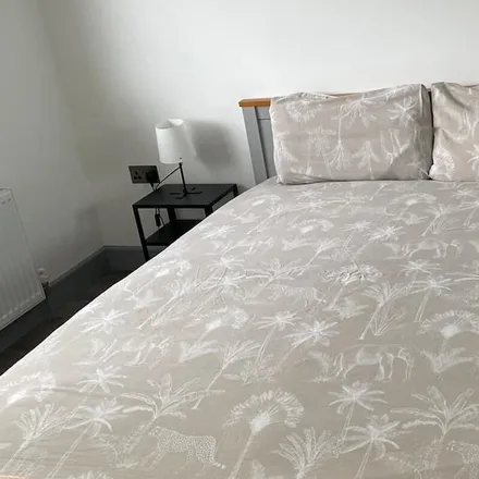Rent this 3 bed apartment on London in NW2 1RU, United Kingdom