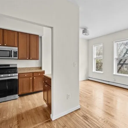 Image 2 - 48 Monticello Avenue, Jersey City, NJ 07304, USA - House for rent