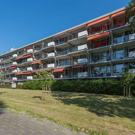Rent this 3 bed apartment on Dillenburgsingel 26 in 3136 EB Vlaardingen, Netherlands