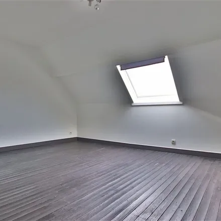 Rent this 3 bed apartment on Graaf Gwijde van Namenstraat 13 in 8500 Kortrijk, Belgium