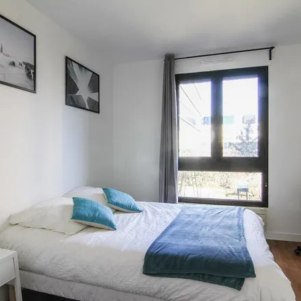 Image 3 - 7 Avenue de l'Alsace-Lorraine, 92500 Rueil-Malmaison, France - Apartment for rent