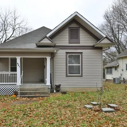 Buy this 2 bed house on 1627 East Belmont Street in Springfield, MO 65802