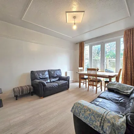 Rent this 1 bed duplex on Holdernesse Road in London, SW17 7RG