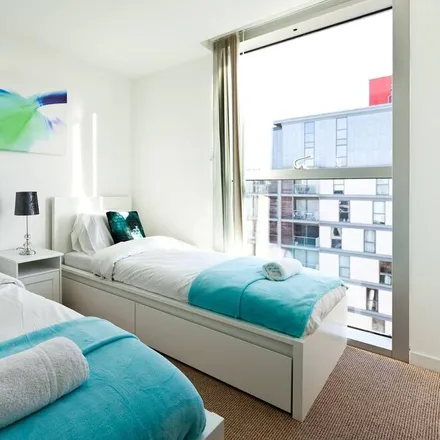Image 1 - Central Milton Keynes, MK9 2BS, United Kingdom - Apartment for rent