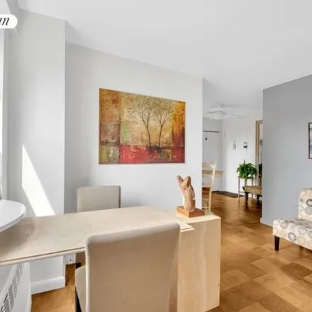 Image 3 - 330 East 80th Street, New York, NY 10075, USA - Apartment for sale