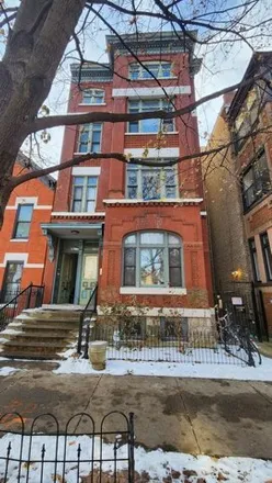Rent this 3 bed condo on 2121 West Schiller Street in Chicago, IL 60622