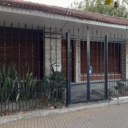 Rent this 3 bed house on Avenida Los Quilmes 150 in Bernal Oeste, 1876 Bernal