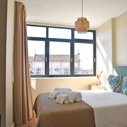 Rent this 2 bed apartment on Avenida da Boavista in 4100-135 Porto, Portugal