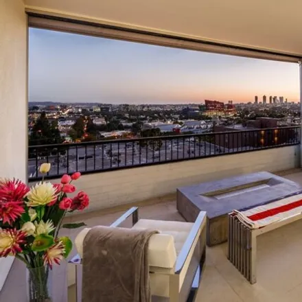 Image 1 - Sunset Marquis, 1200 Alta Loma Road, West Hollywood, CA 90069, USA - Condo for sale