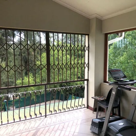 Image 4 - Brenthurst Court, 39 3rd Street, Killarney, Johannesburg, 2193, South Africa - Duplex for rent