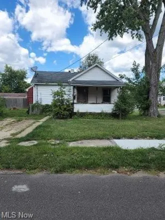 Buy this 1 bed house on 424 Morse Avenue Southeast in Niles, OH 44446