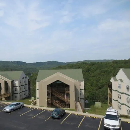 Buy this 2 bed condo on 21 Goldfinch Drive in Indian Point, Stone County