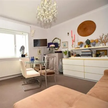 Image 3 - West Hill Road, St Leonards, TN38 0NF, United Kingdom - Apartment for sale