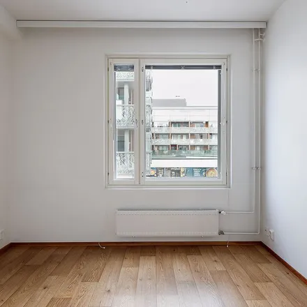 Rent this 3 bed apartment on Kivensilmänkuja 3 in 00920 Helsinki, Finland