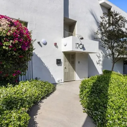 Rent this 2 bed condo on 1751 Clinton Street in Los Angeles, CA 90026