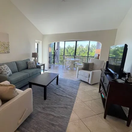 Rent this 3 bed condo on Sarasota